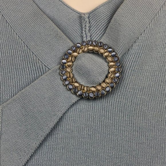 Liz Clairborne Light Blue V-Neck Knit Sweater w a Brooch Comfy Classic Glamcore - Picture 4 of 8